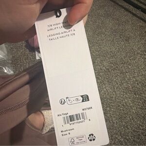 Alo Yoga 7/8 airlift leggings  Mushroom  nwt size small women’s